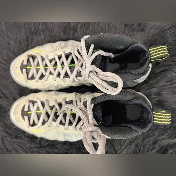 NIKE AIR FOAMPOSITE ONE Silver Volt Camo | Size 11.5M NIKE AIR FOAMPOSITE ONE Silver Volt CamoSize 11.5M - www  main image 2